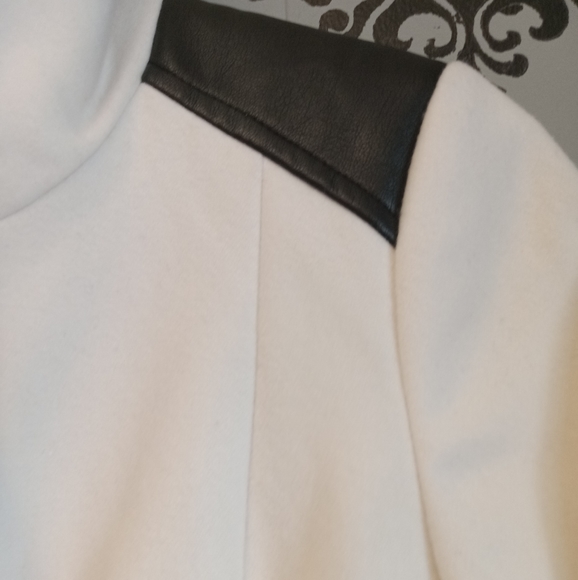 VIA SPIGA Women's White Ivory Faux Leather Stand Collar Coat Size 6 $350 - Picture 11 of 12